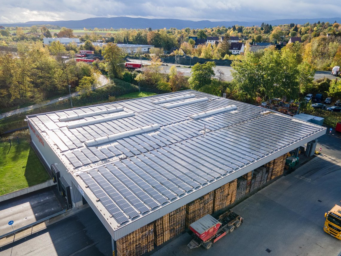 Gewerbedach mit Photovoltaik