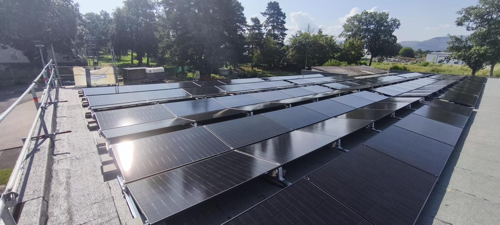 71,89 kWp Photovoltaikanlage auf dem Flachdach eines Gewerbeobjekts in Goslar